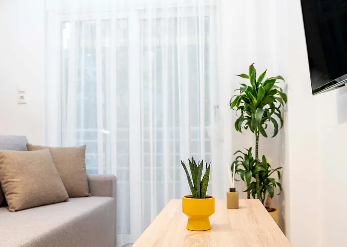 Sunny - 3 Min Walk To & Town - Iv Apartmán